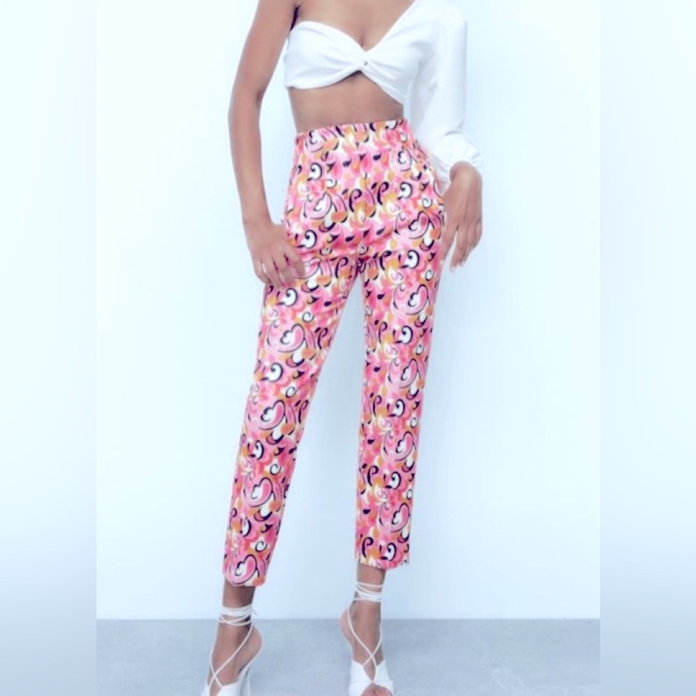 NWT ZARA CIGARETTE TROUSER WITH A FLORAL PAISLEY PRINT. SIZE SMALL